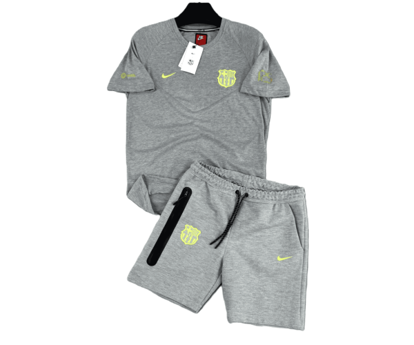 Мъжки спортен къс екип Nike Tech Fleece BARCELONA Shorts+T-shirt Light Grey
