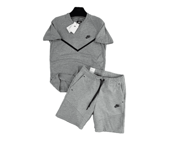 Мъжки спортен къс екип Nike Tech Fleece Shorts+T-shirt Light Grey