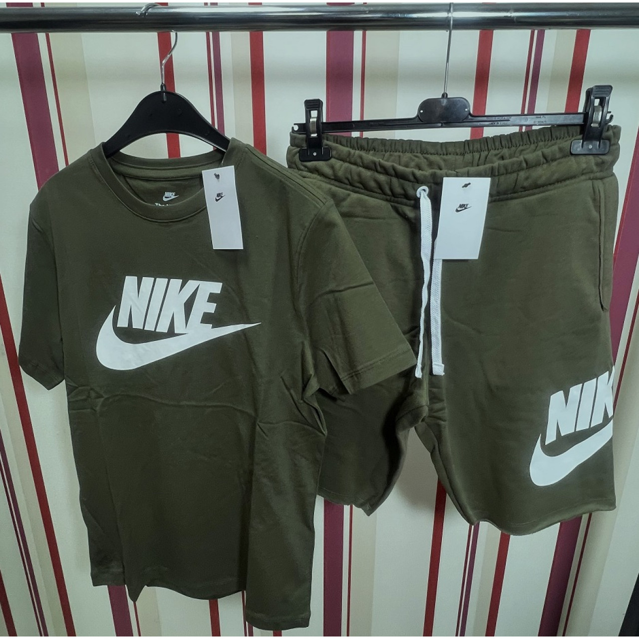 Nike Classic Big Logo Shorts + T-shirt Green