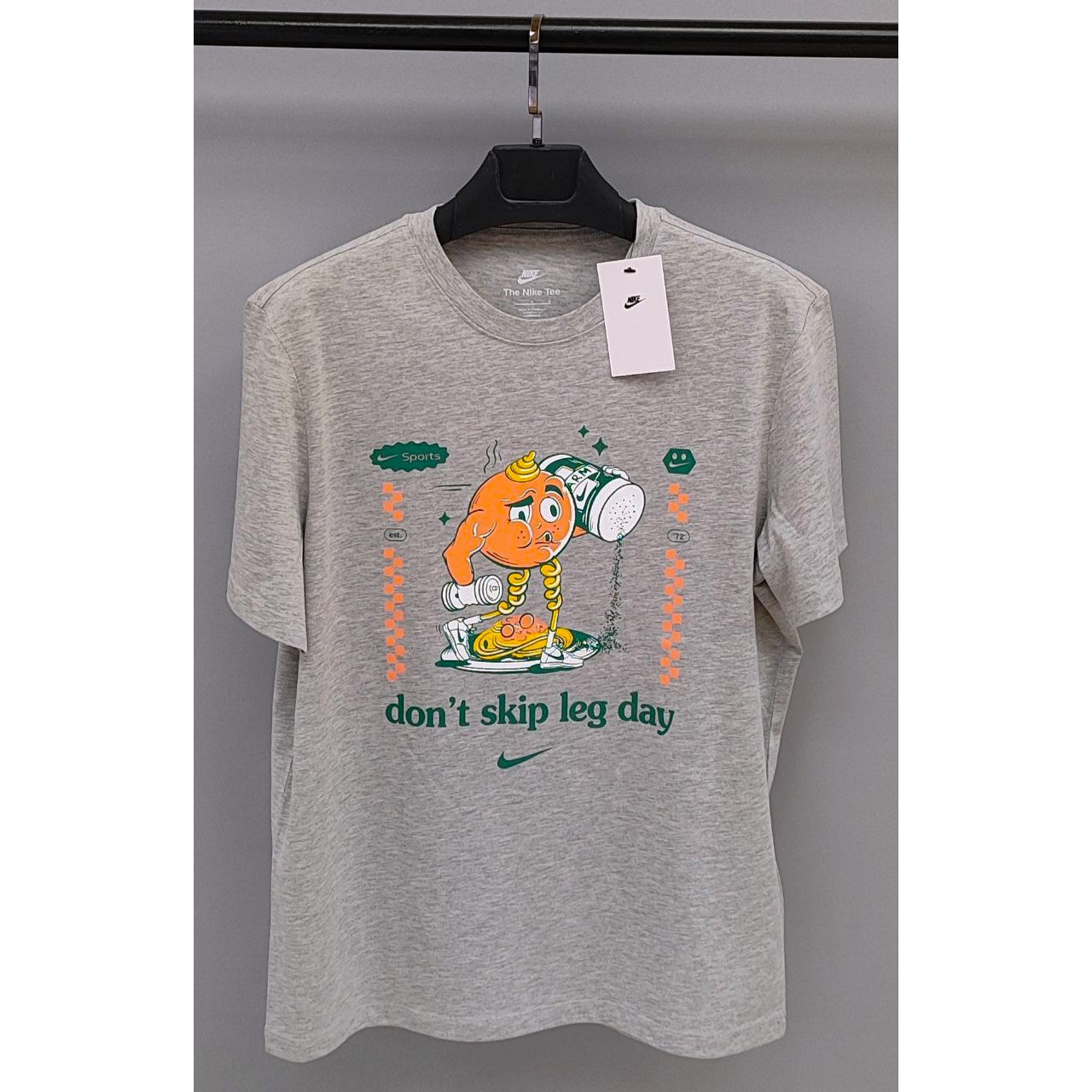 Мъжка спортна тениска Nike don't skip leg day T-shirt Light Grey