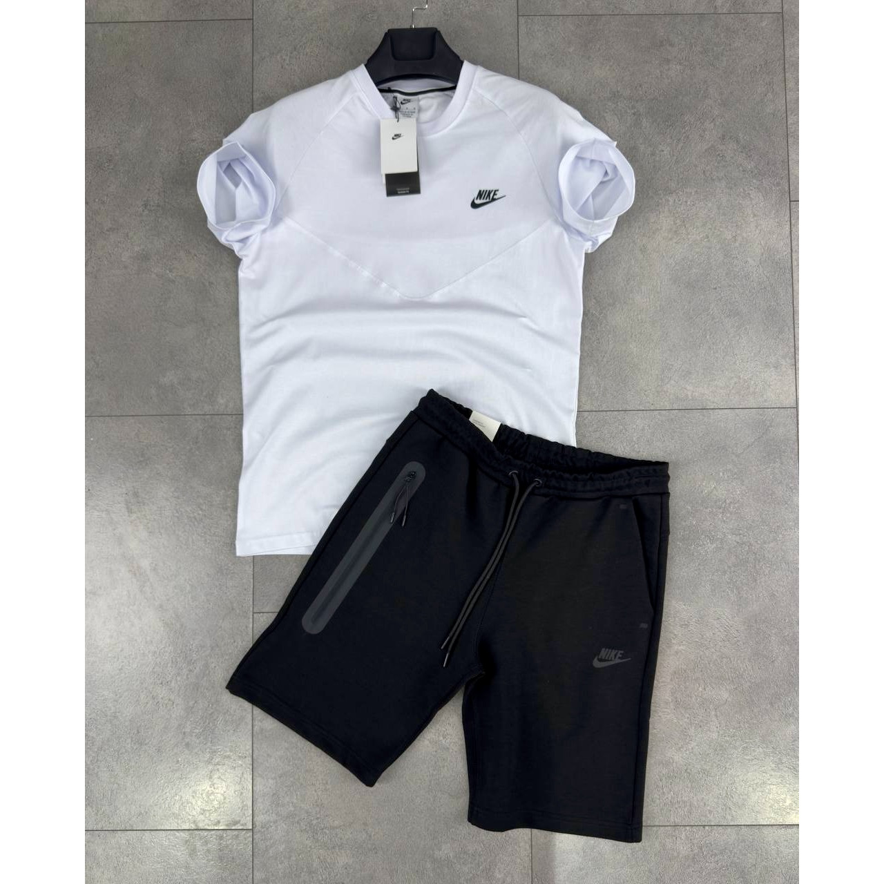 Мъжки спортен къс комплект Nike Tech Fleece Shorts+T-shirt Black & White